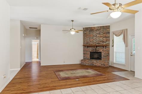 1213 Holly Hill Drive Grand Prairie TX 75052