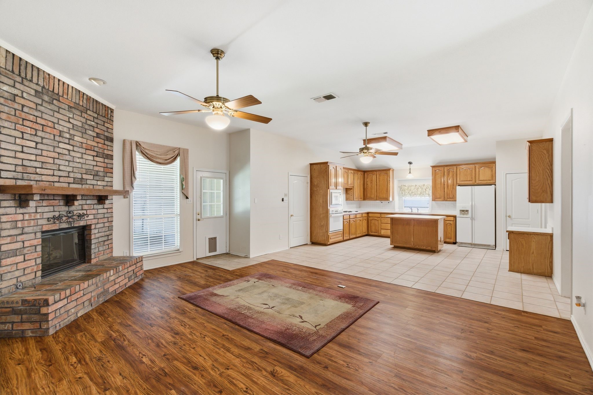 1213 Holly Hill Drive Grand Prairie TX 75052