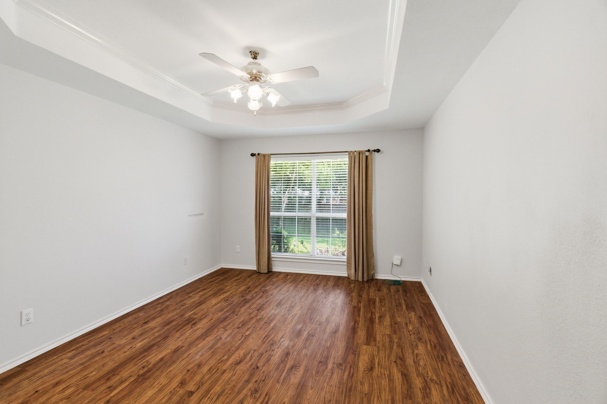 1213 Holly Hill Drive Grand Prairie TX 75052