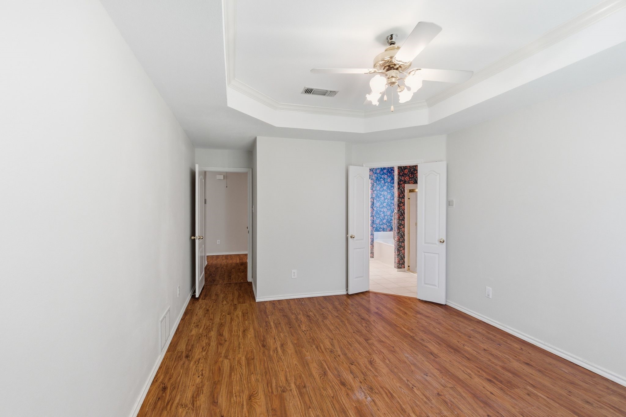 1213 Holly Hill Drive Grand Prairie TX 75052