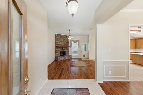 1213 Holly Hill Drive Grand Prairie TX 75052