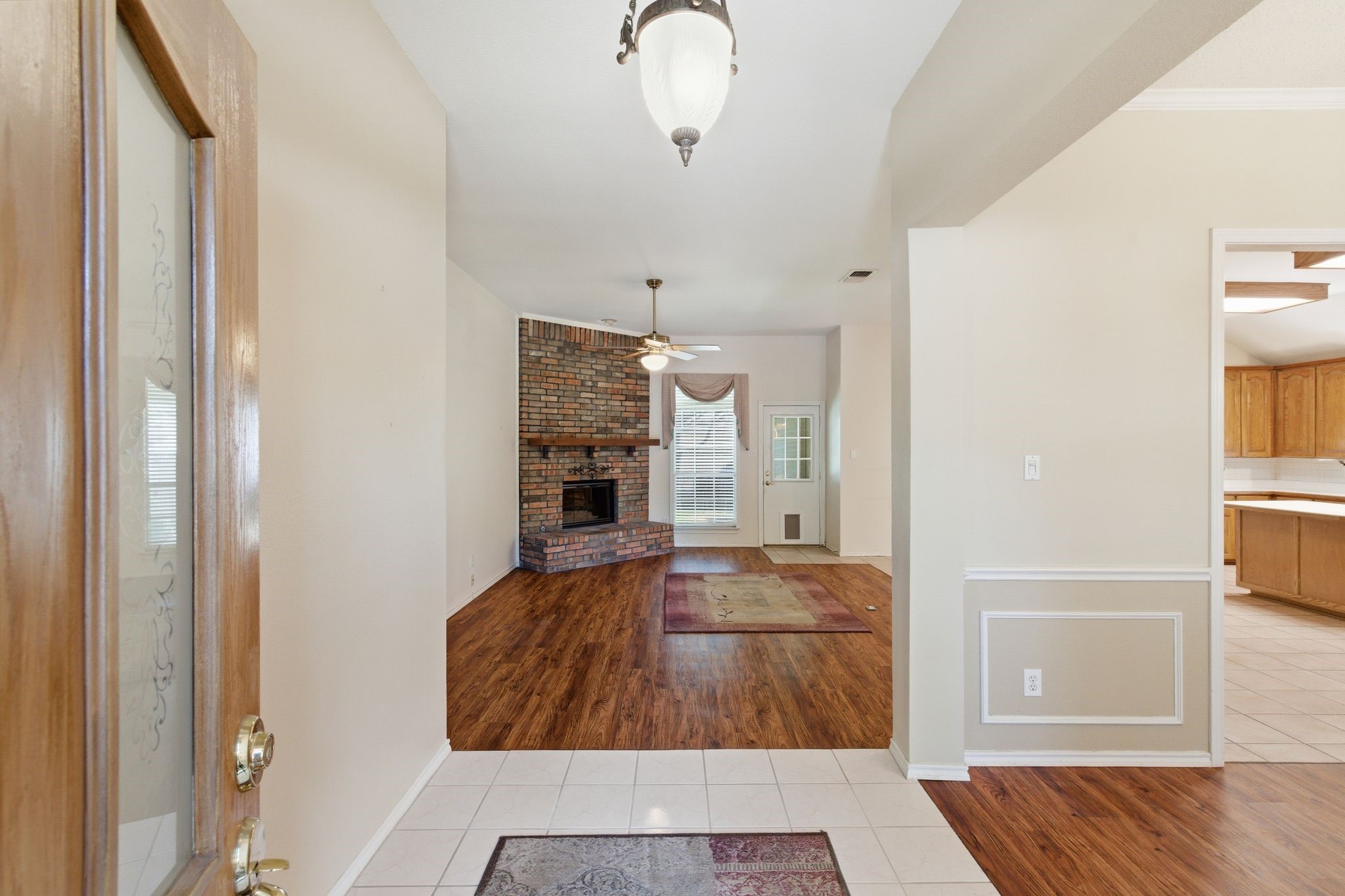 1213 Holly Hill Drive Grand Prairie TX 75052