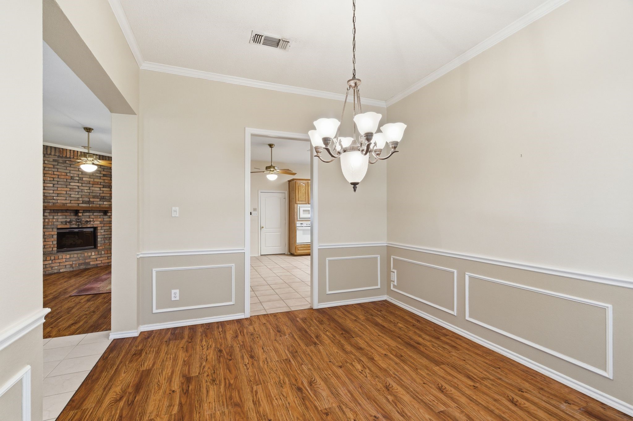 1213 Holly Hill Drive Grand Prairie TX 75052