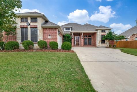8202 Wildrock Drive Arlington TX 76001