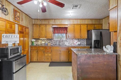 1832 W White Oak Road West TX 76691
