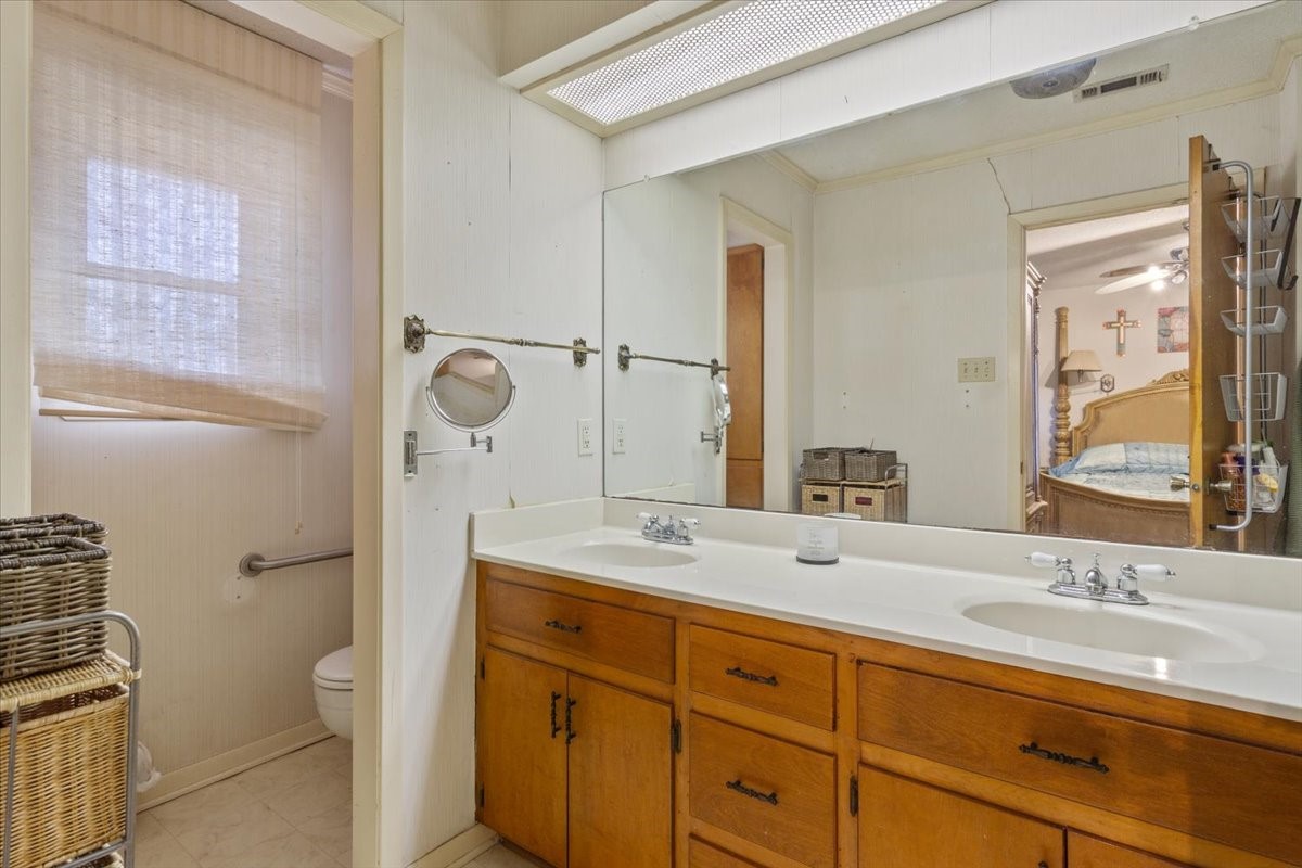 1832 W White Oak Road West TX 76691