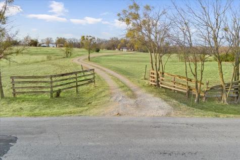 1832 W White Oak Road West TX 76691