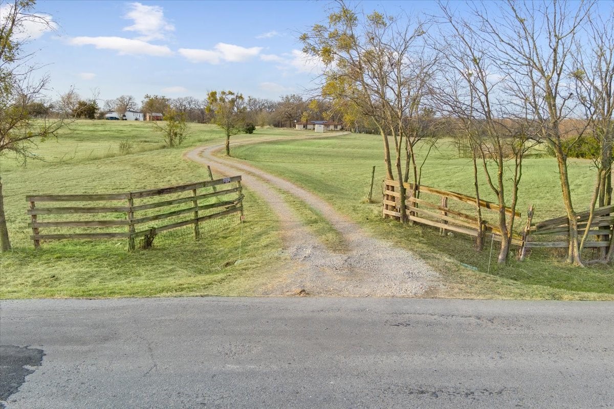1832 W White Oak Road West TX 76691