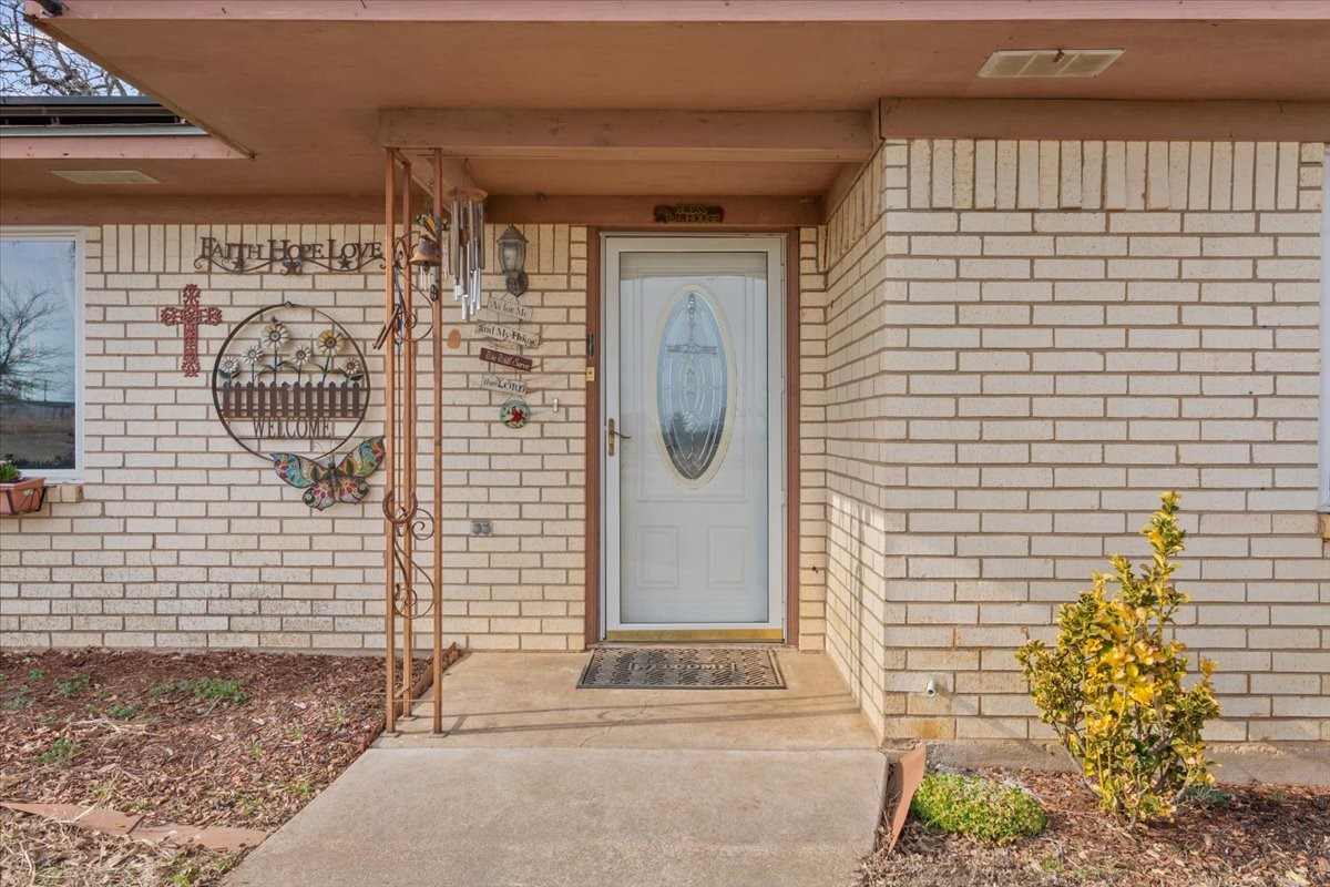 1832 W White Oak Road West TX 76691