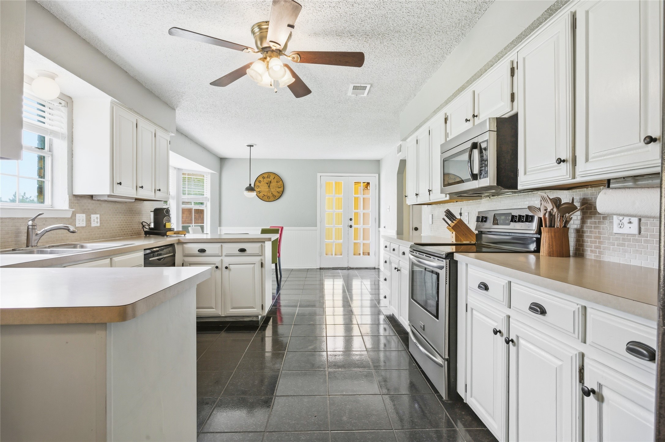 6604 Gillis Johnson Fort Worth TX 76179