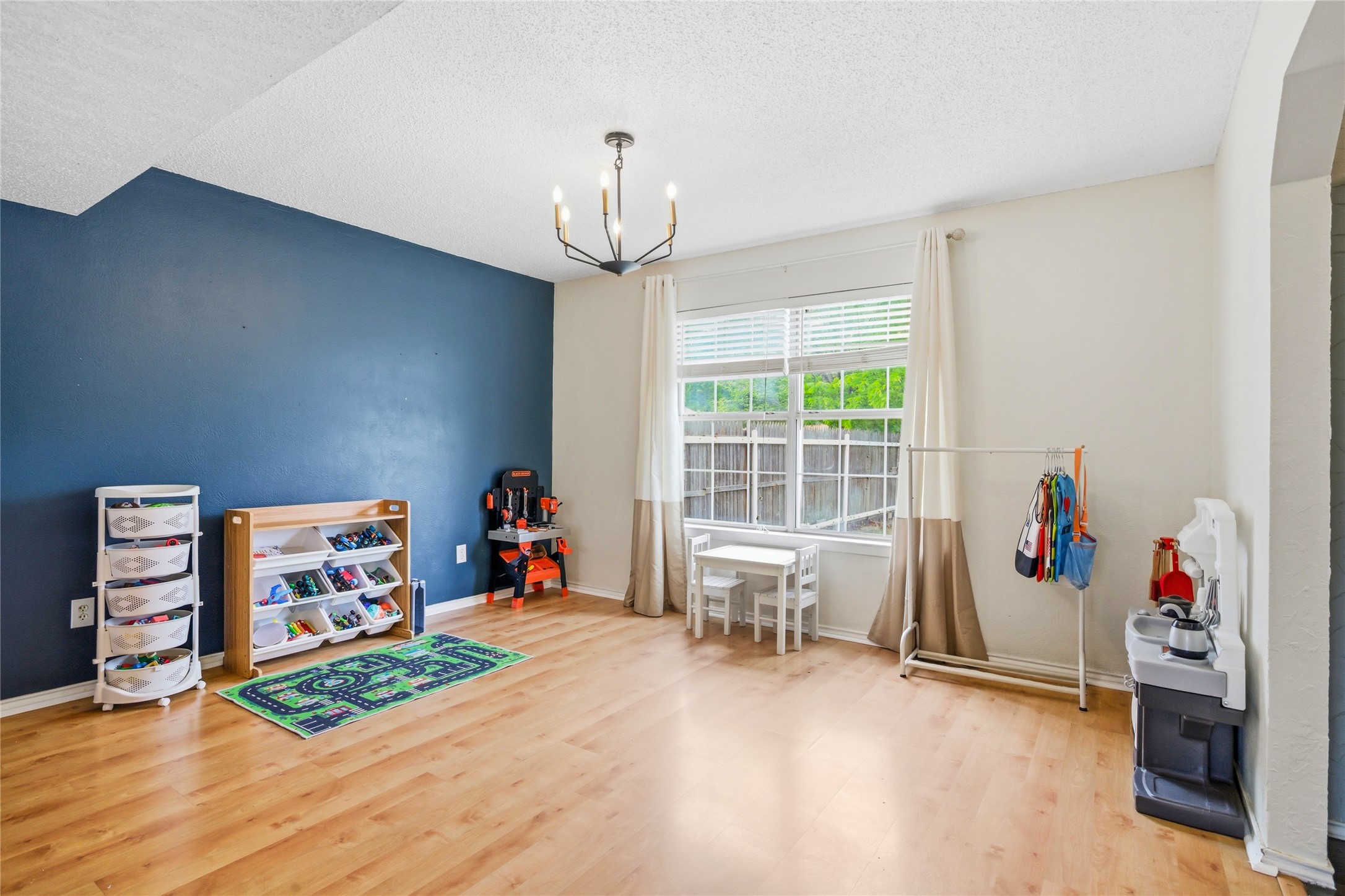6604 Gillis Johnson Fort Worth TX 76179