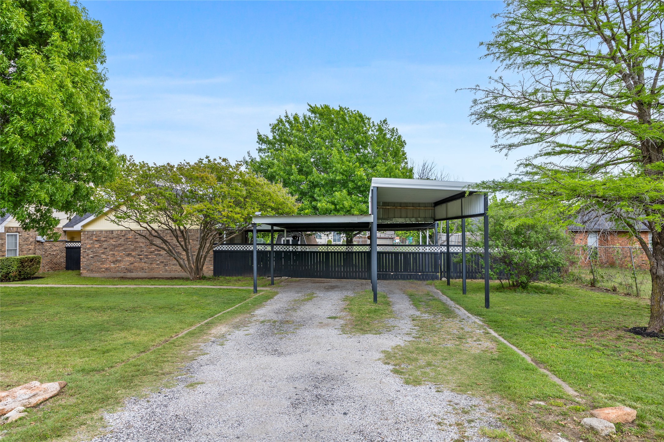 6604 Gillis Johnson Fort Worth TX 76179
