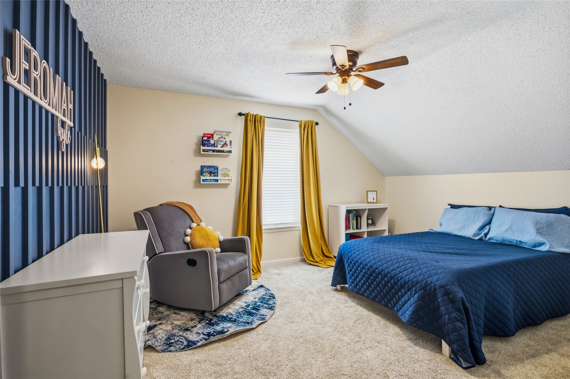 6604 Gillis Johnson Fort Worth TX 76179