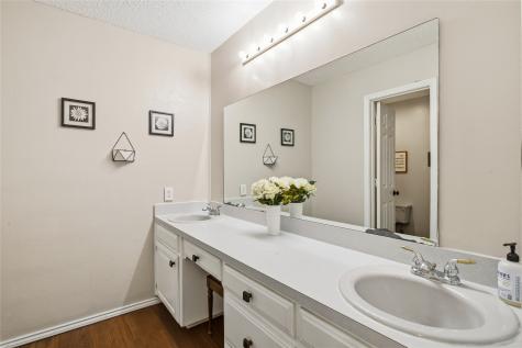6604 Gillis Johnson Fort Worth TX 76179