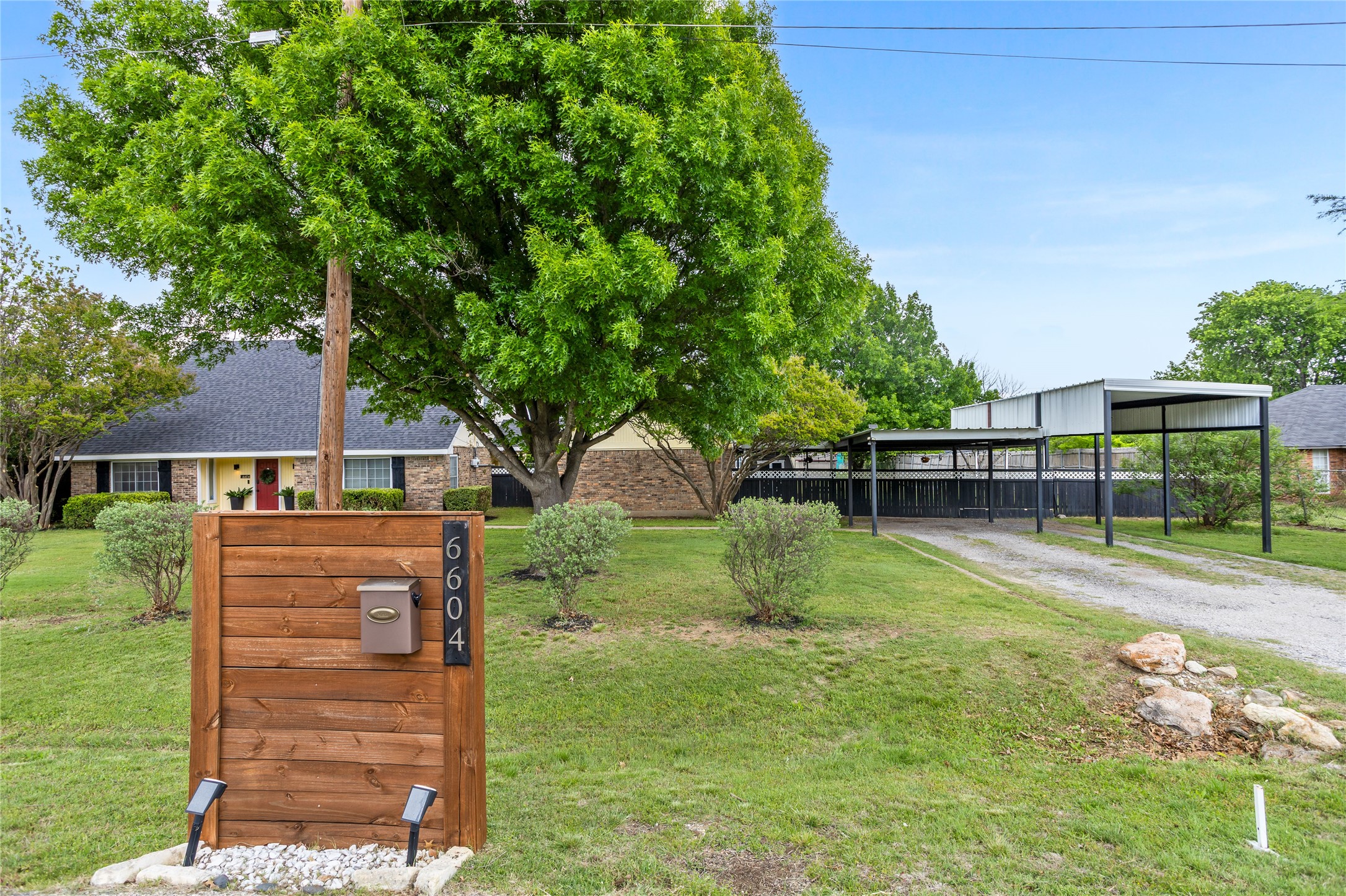 6604 Gillis Johnson Fort Worth TX 76179