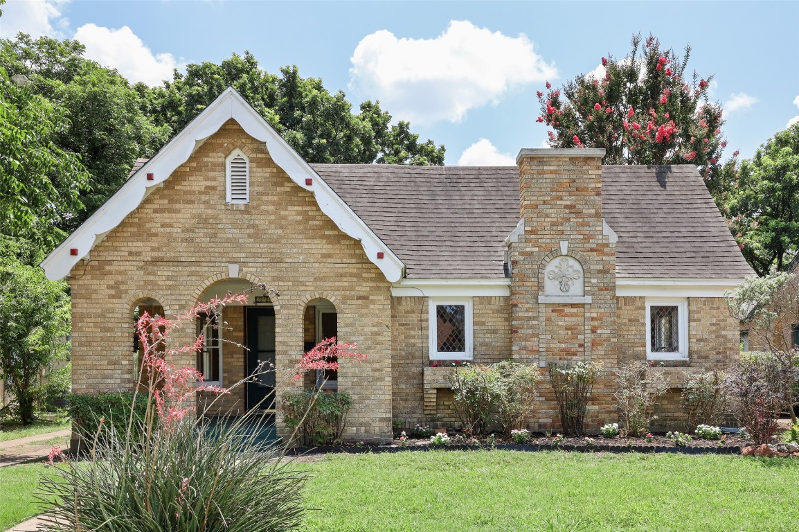 2756 Ivandell Avenue Dallas TX 75211