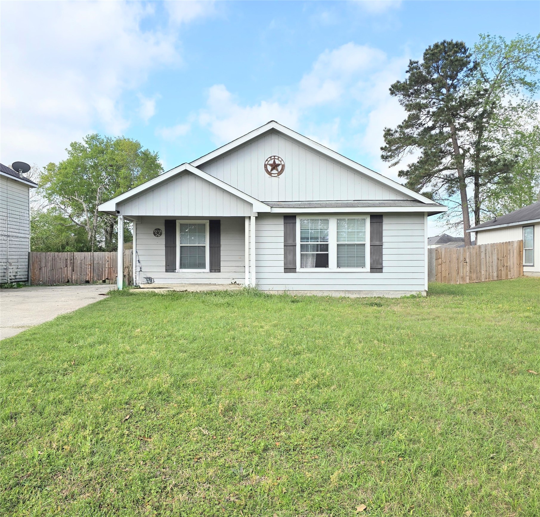 8853 E Buffalo Circle Willis TX 77378
