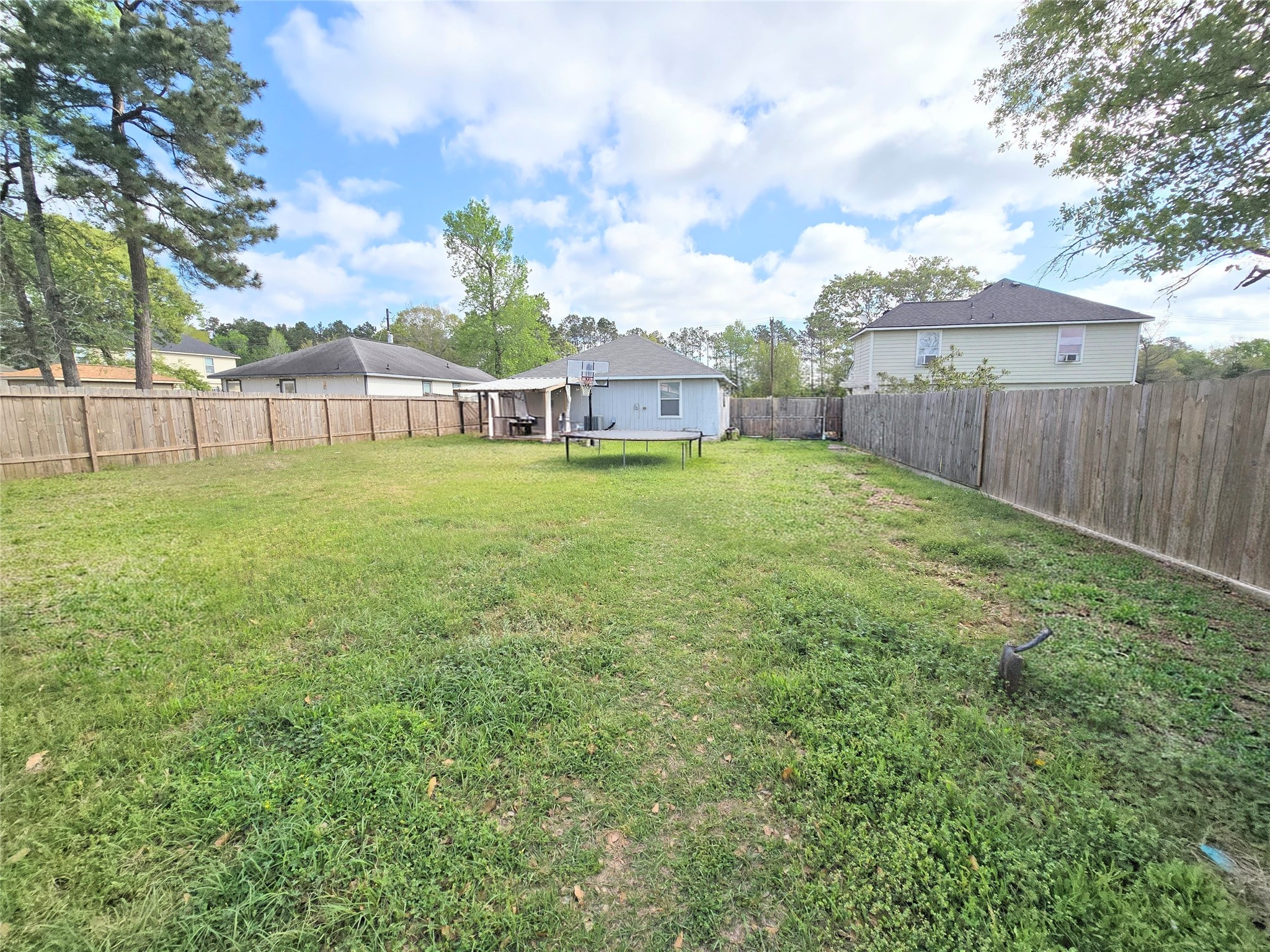 8853 E Buffalo Circle Willis TX 77378