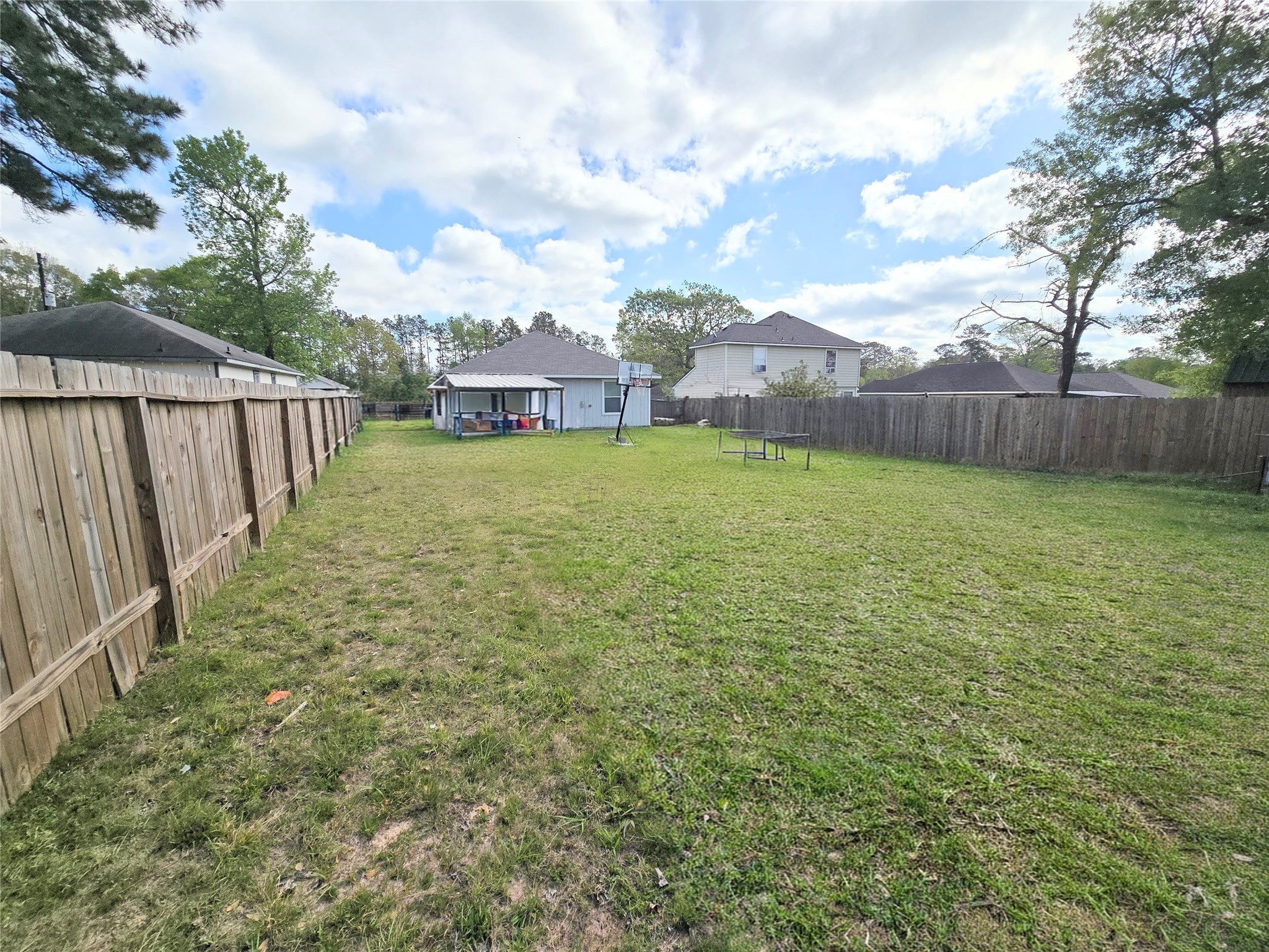 8853 E Buffalo Circle Willis TX 77378