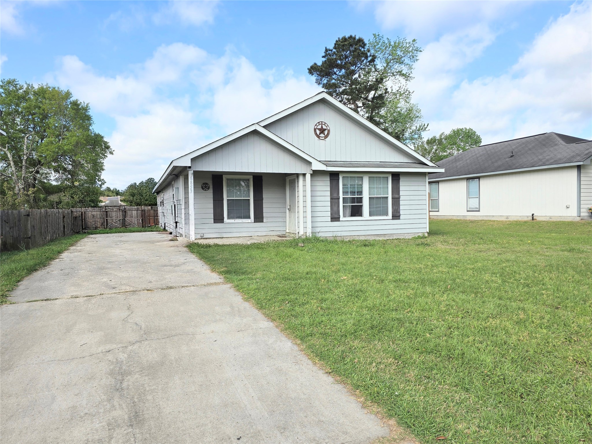 8853 E Buffalo Circle Willis TX 77378