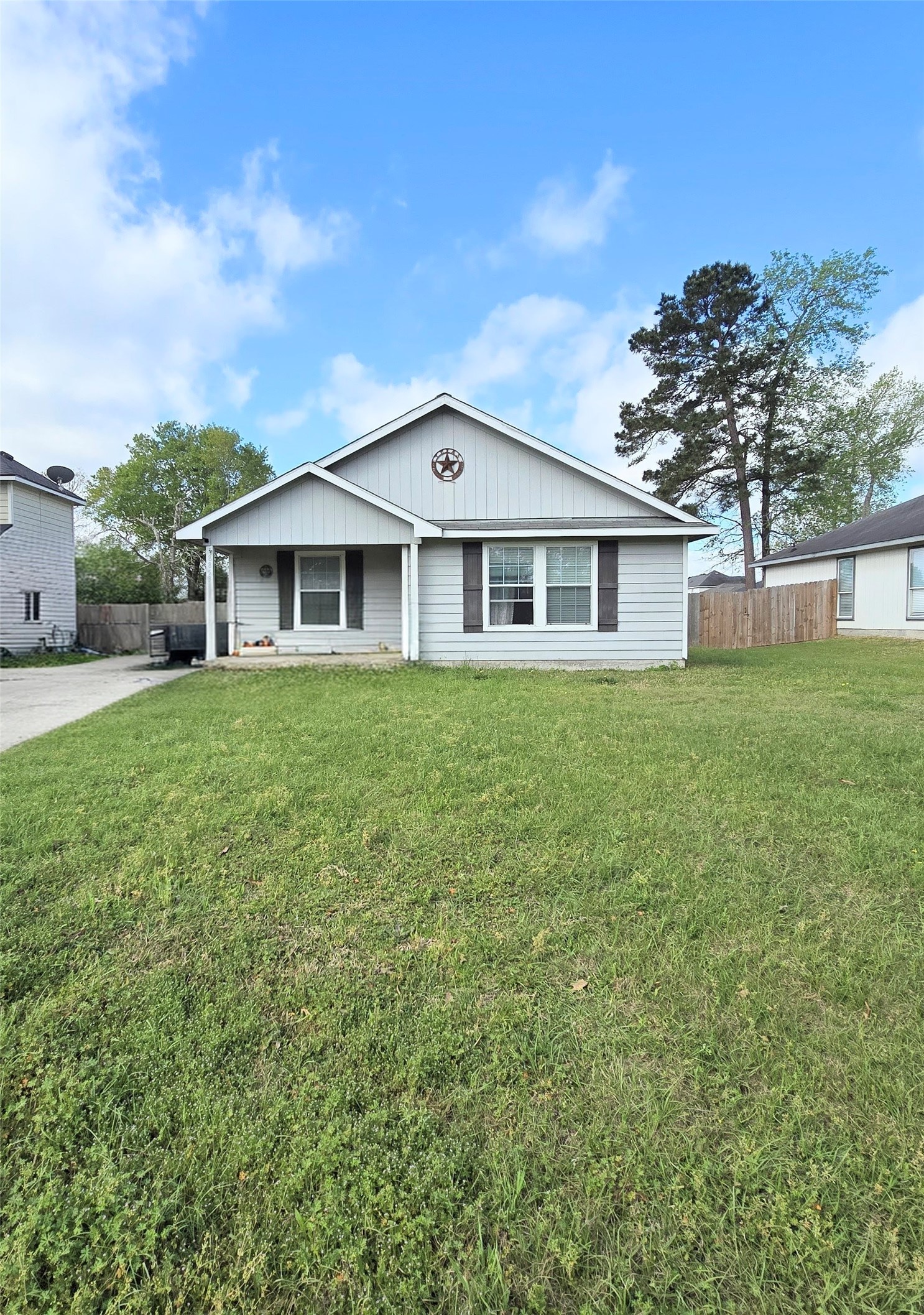 8853 E Buffalo Circle Willis TX 77378