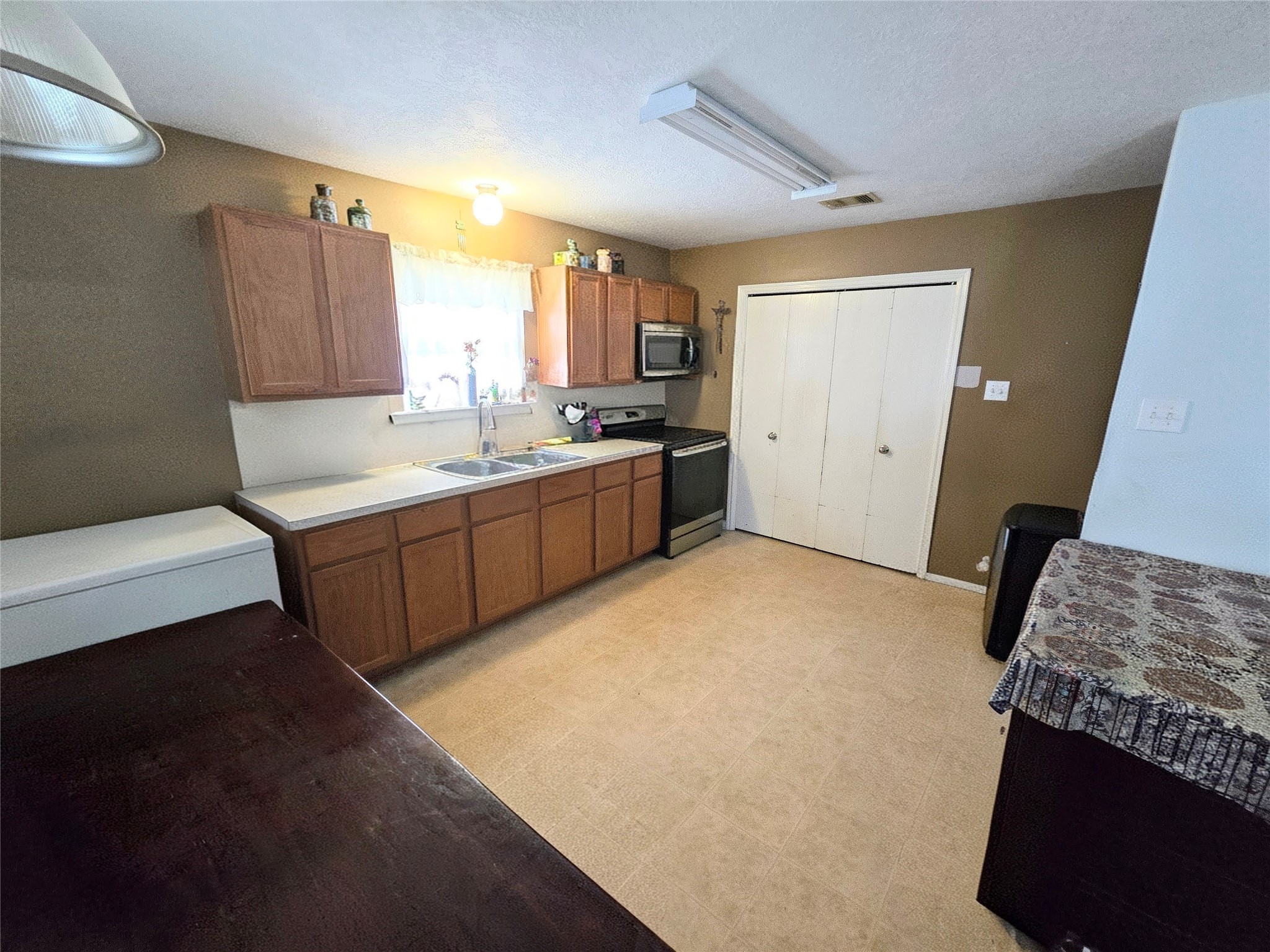 8853 E Buffalo Circle Willis TX 77378