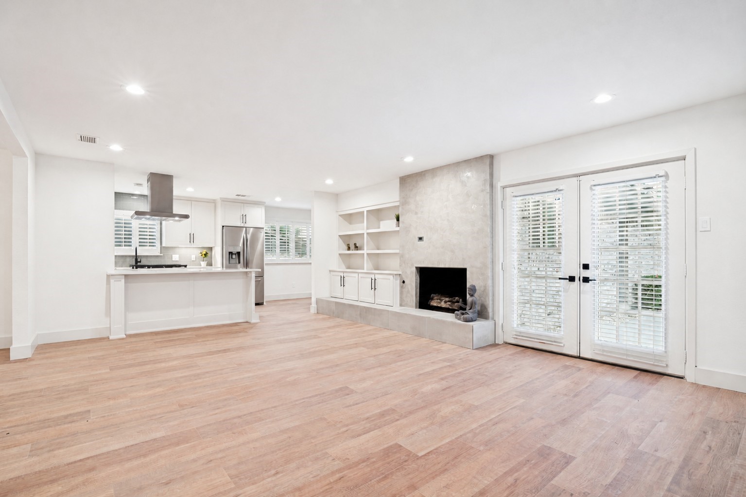 3817 Crestpark Drive Farmers Branch TX 75244