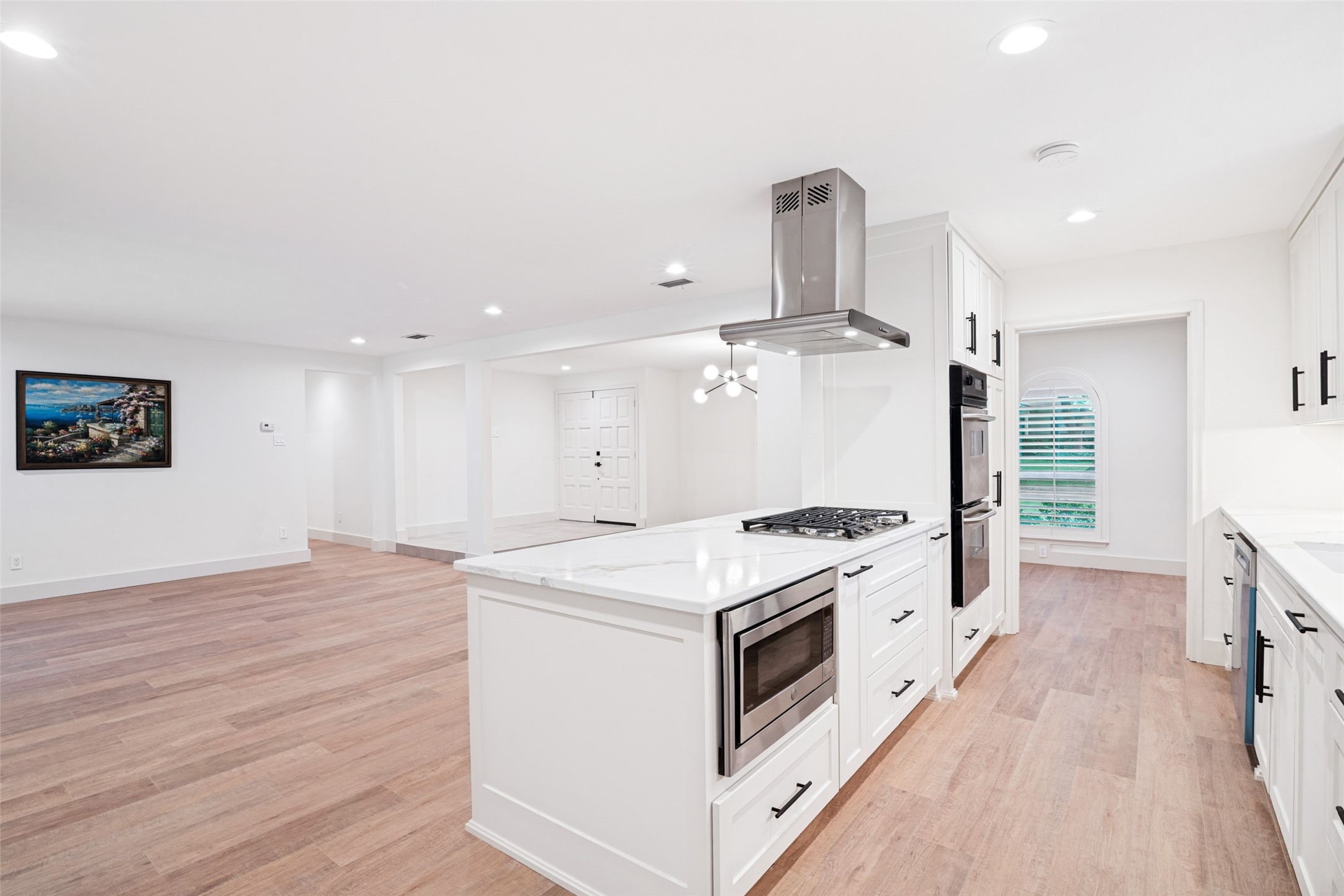 3817 Crestpark Drive Farmers Branch TX 75244