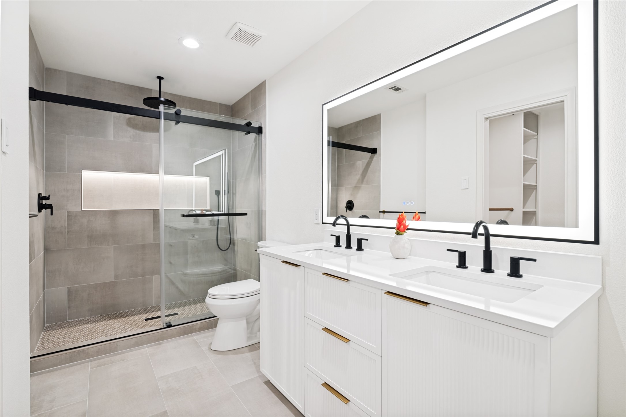 3817 Crestpark Drive Farmers Branch TX 75244