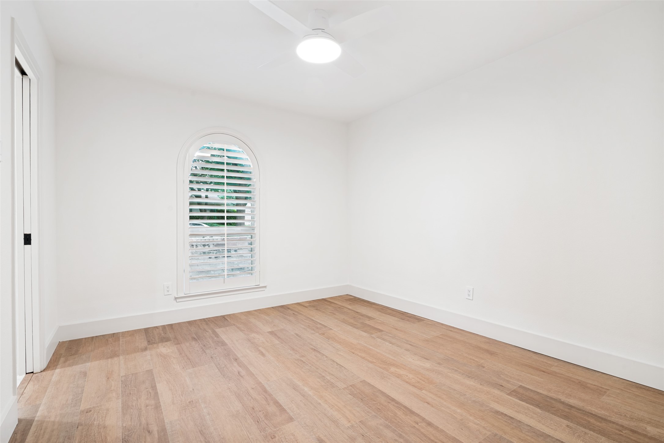 3817 Crestpark Drive Farmers Branch TX 75244