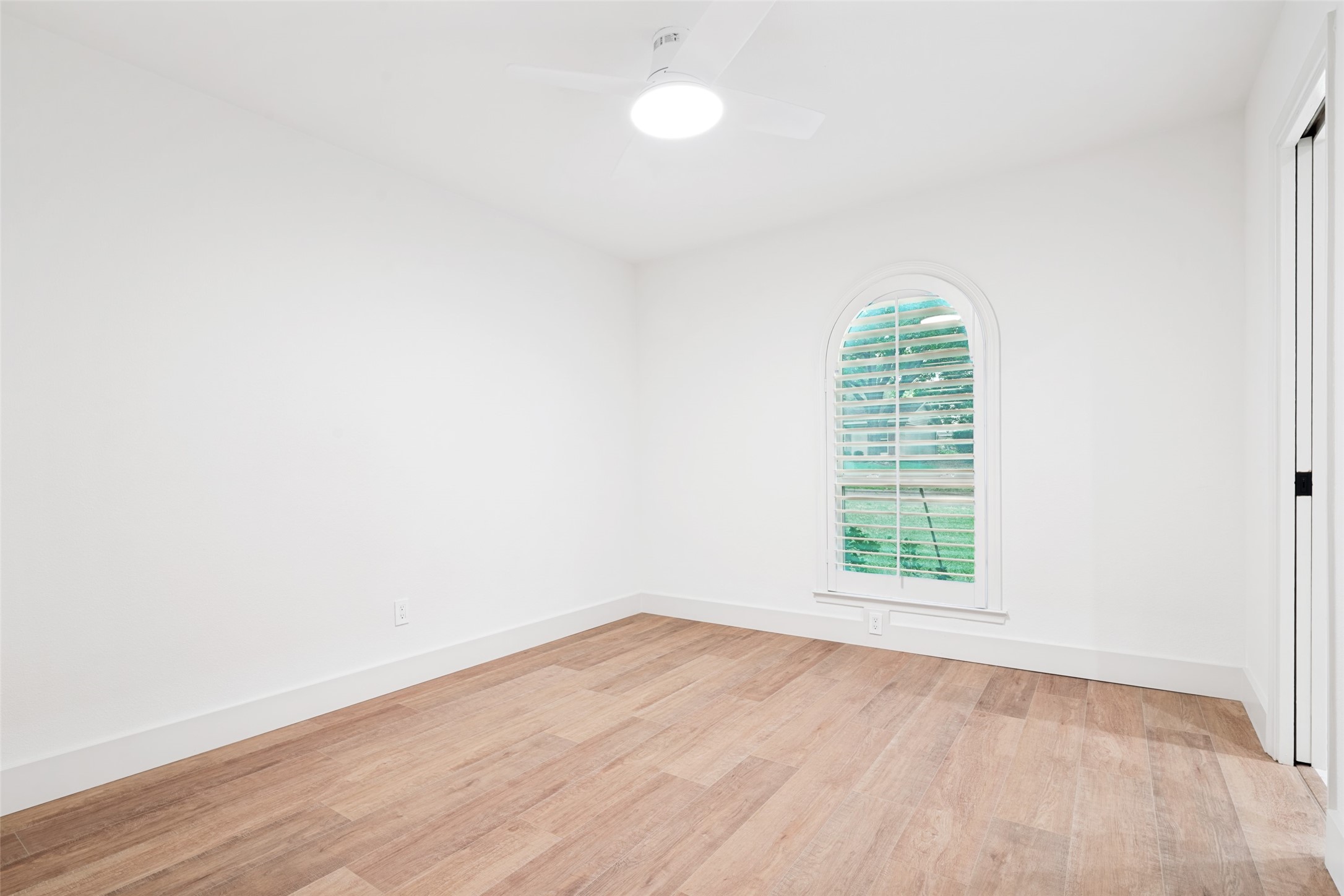 3817 Crestpark Drive Farmers Branch TX 75244