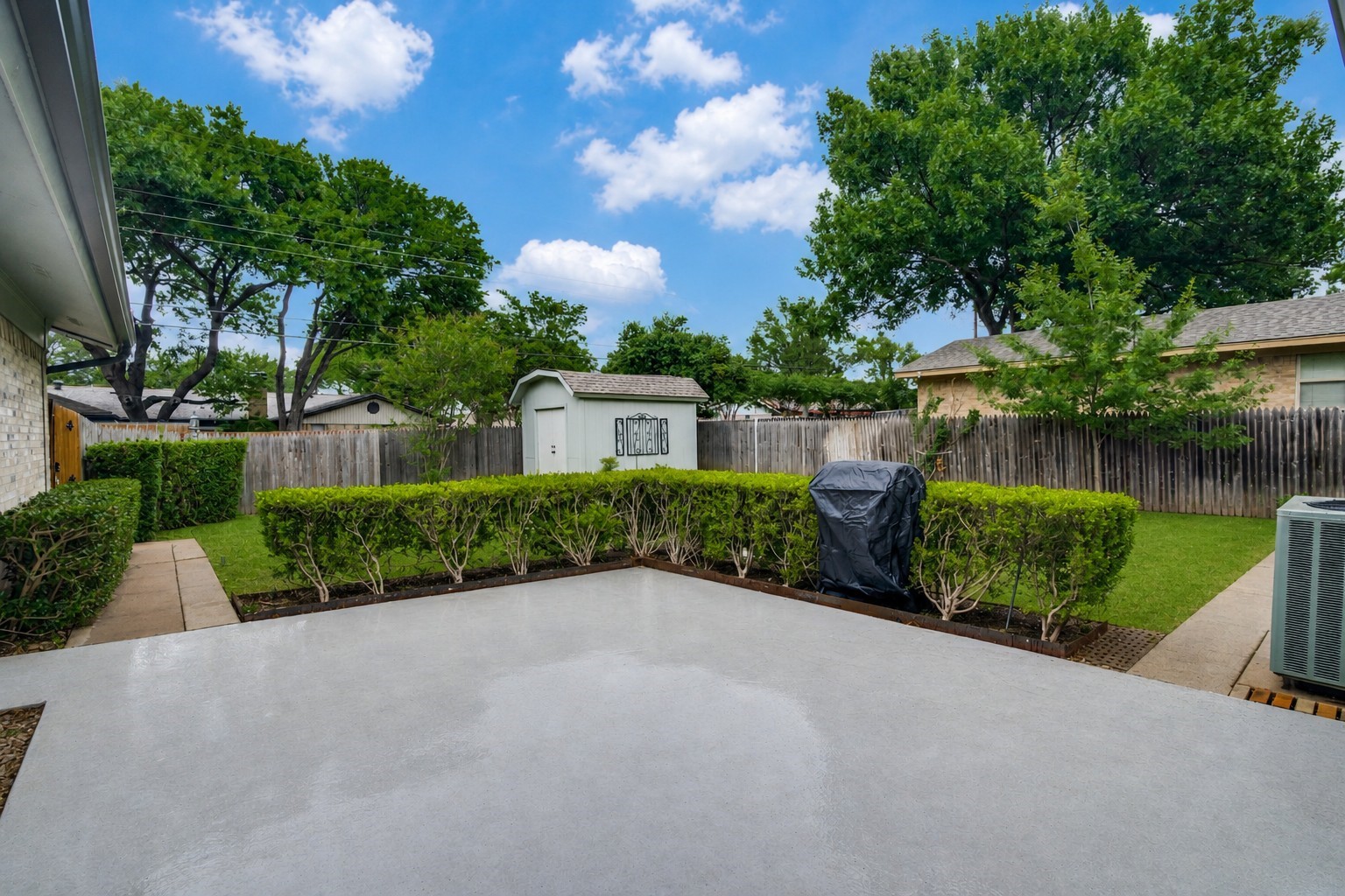 3817 Crestpark Drive Farmers Branch TX 75244