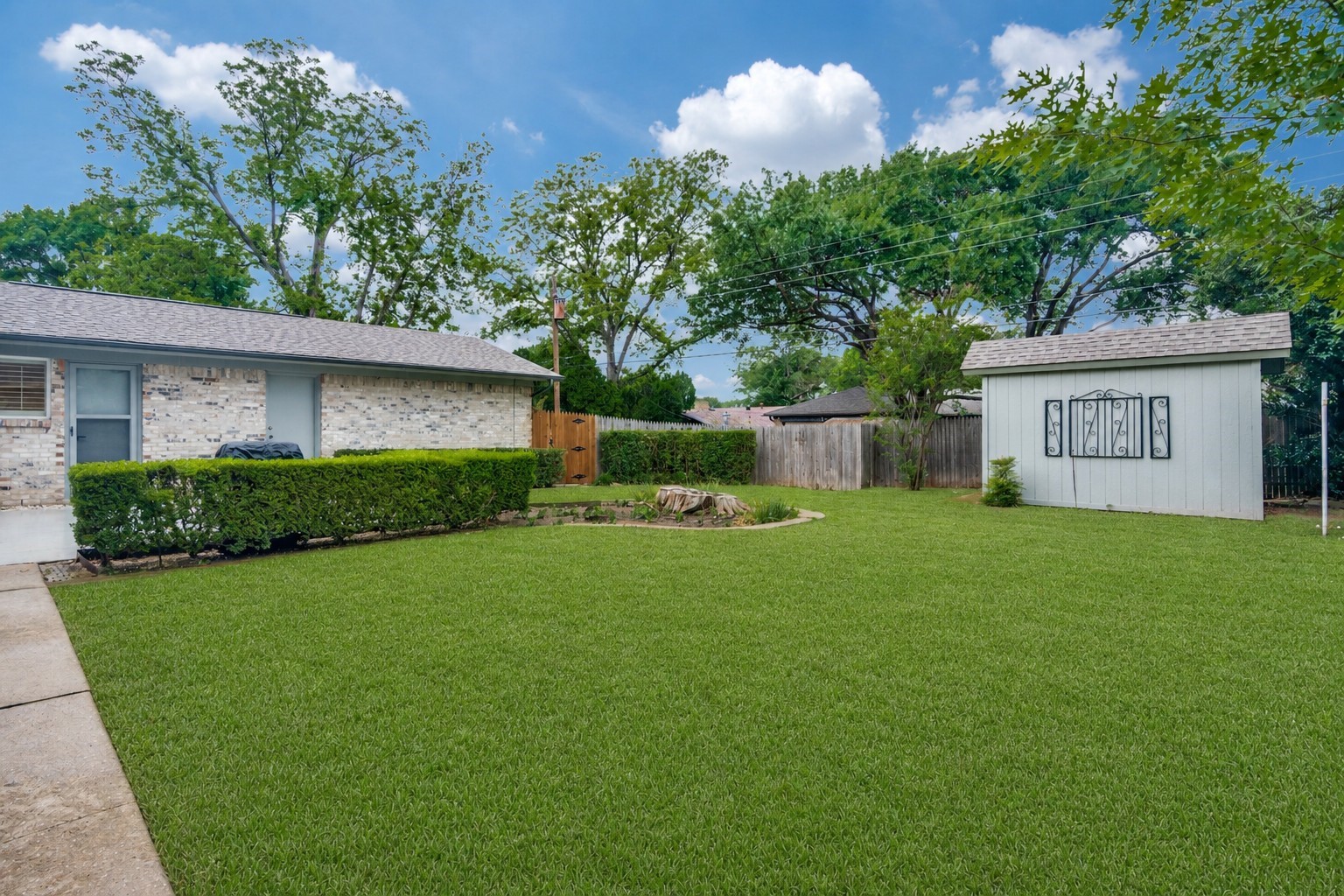 3817 Crestpark Drive Farmers Branch TX 75244