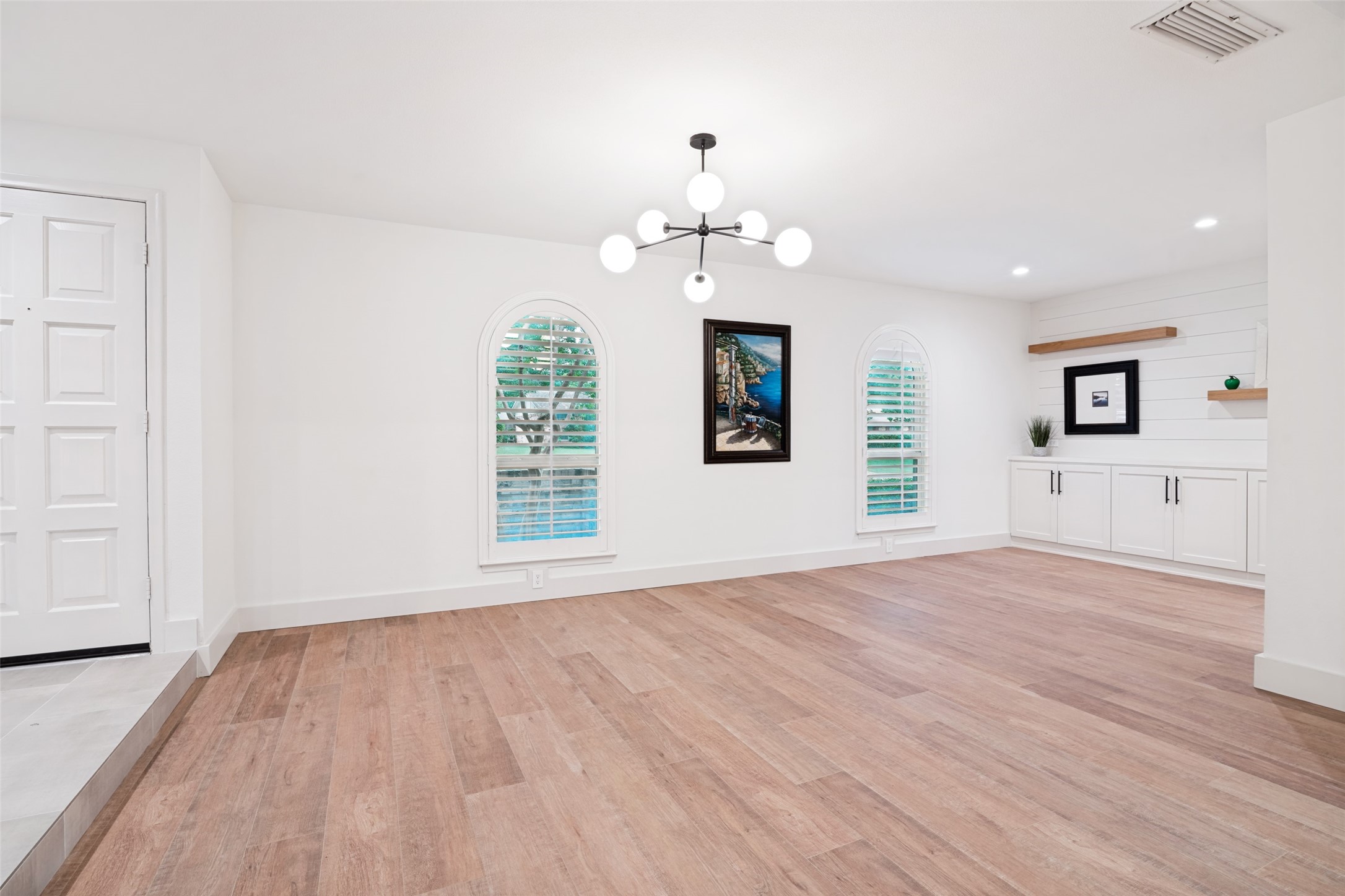 3817 Crestpark Drive Farmers Branch TX 75244