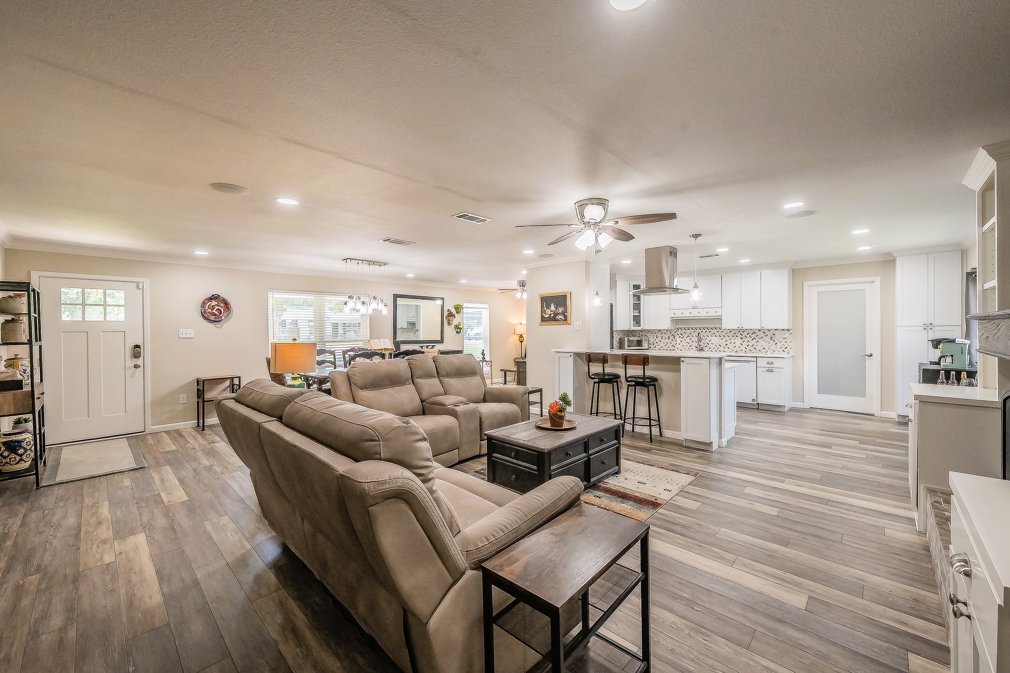 5004 Blackstone Drive River Oaks TX 76114