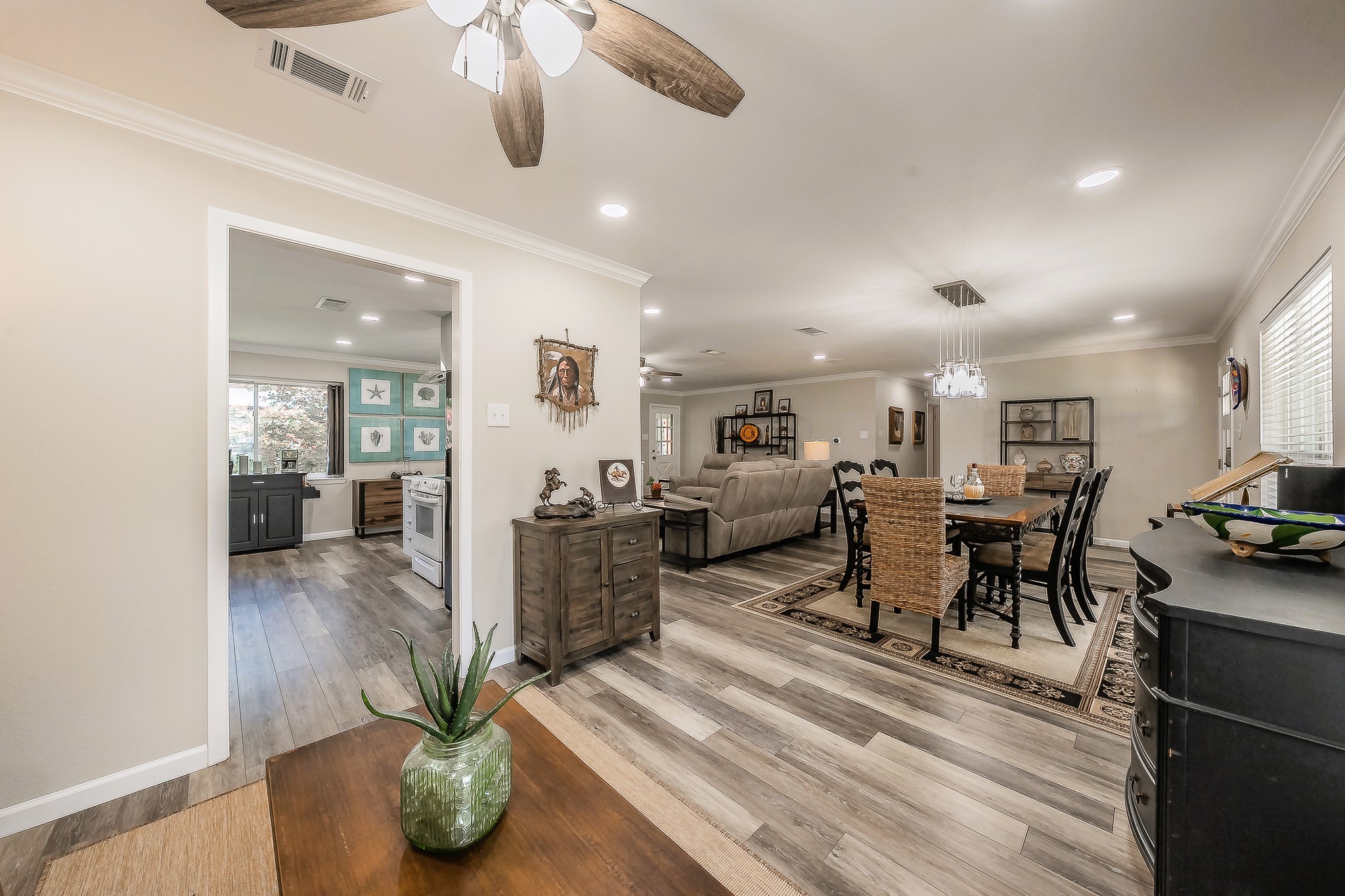5004 Blackstone Drive River Oaks TX 76114