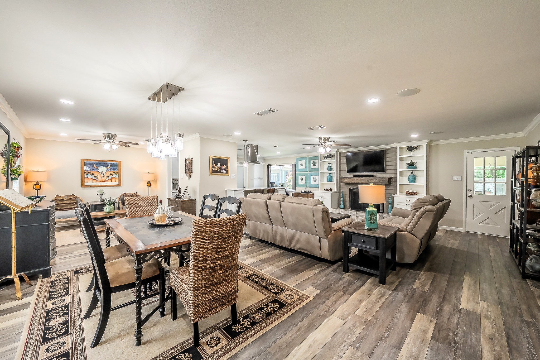 5004 Blackstone Drive River Oaks TX 76114