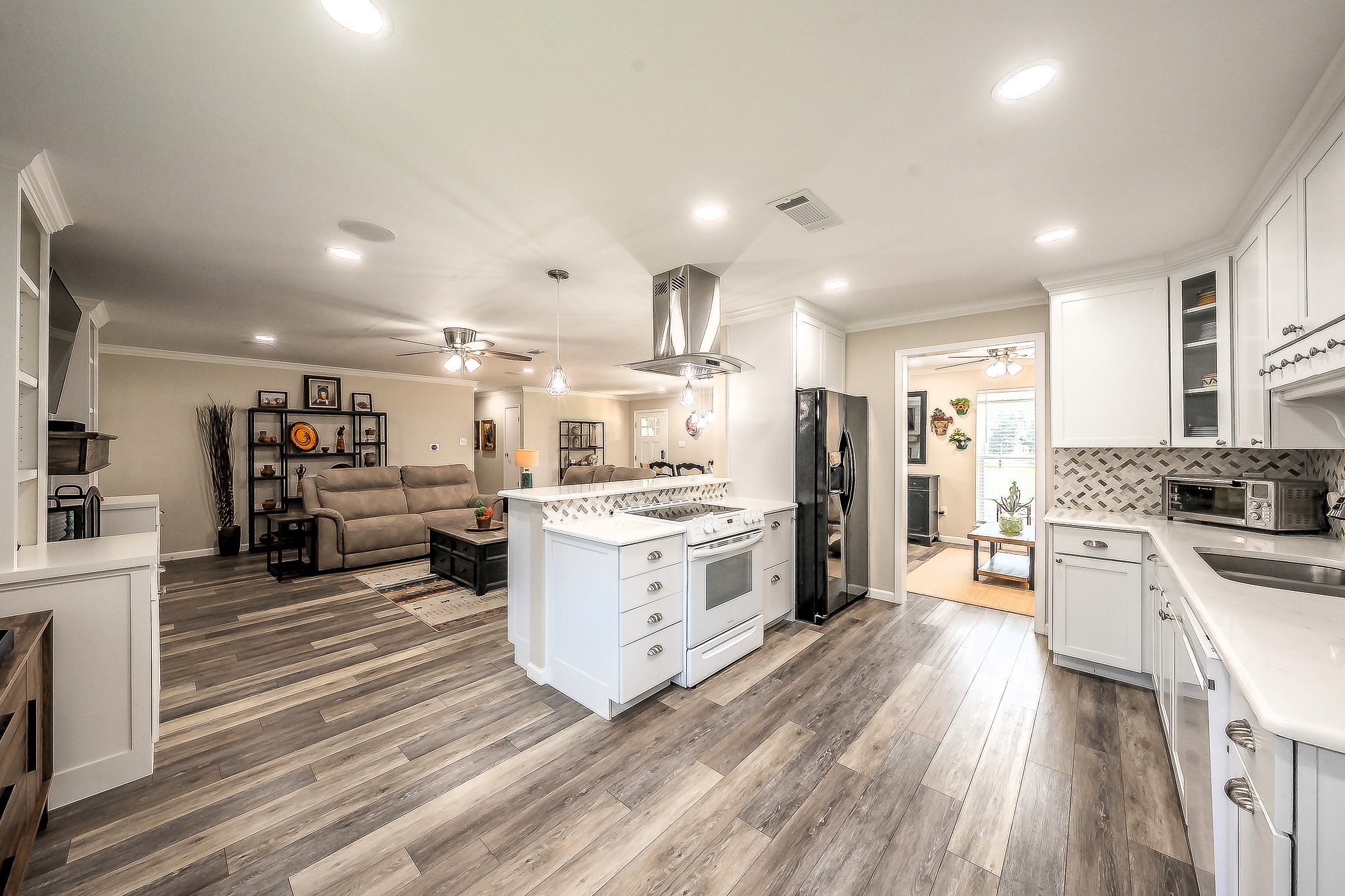 5004 Blackstone Drive River Oaks TX 76114