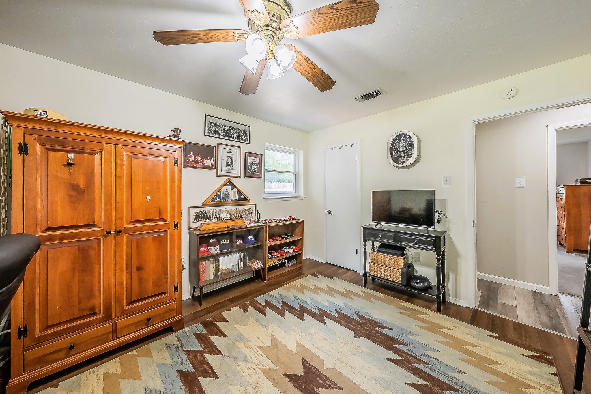 5004 Blackstone Drive River Oaks TX 76114