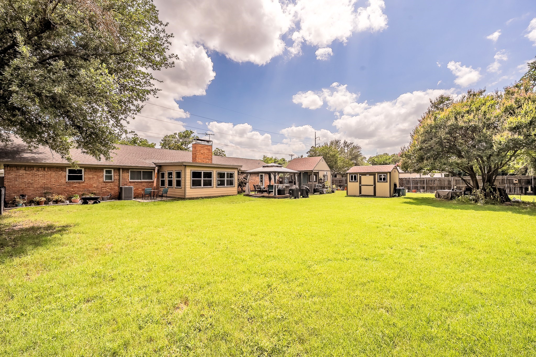 5004 Blackstone Drive River Oaks TX 76114