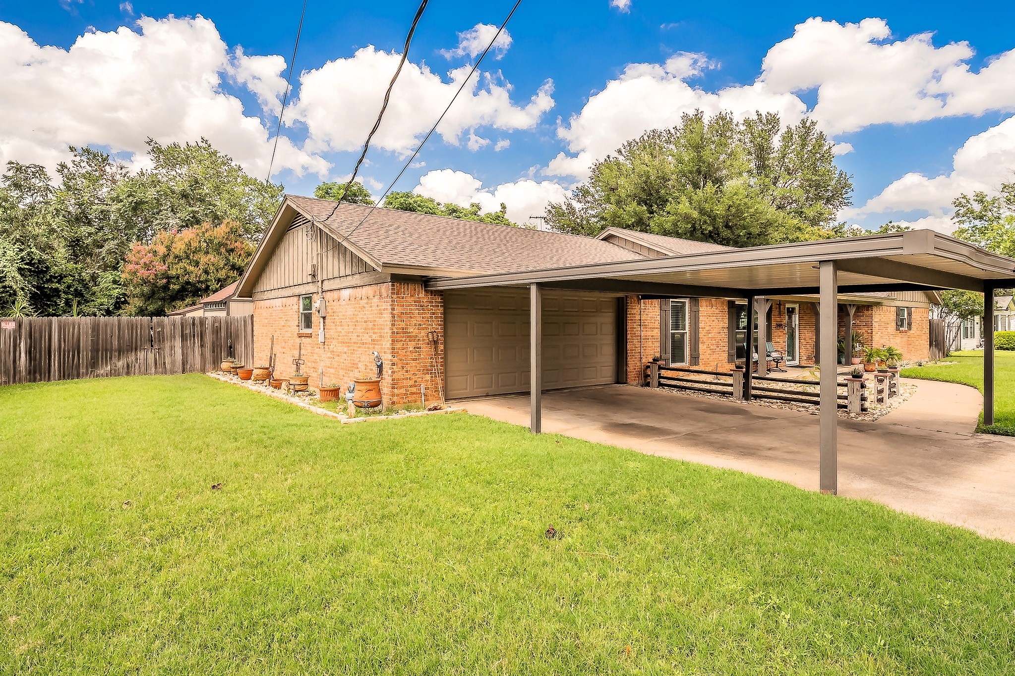 5004 Blackstone Drive River Oaks TX 76114