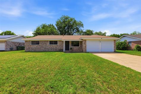 833 Bridle Avenue White Settlement TX 76108