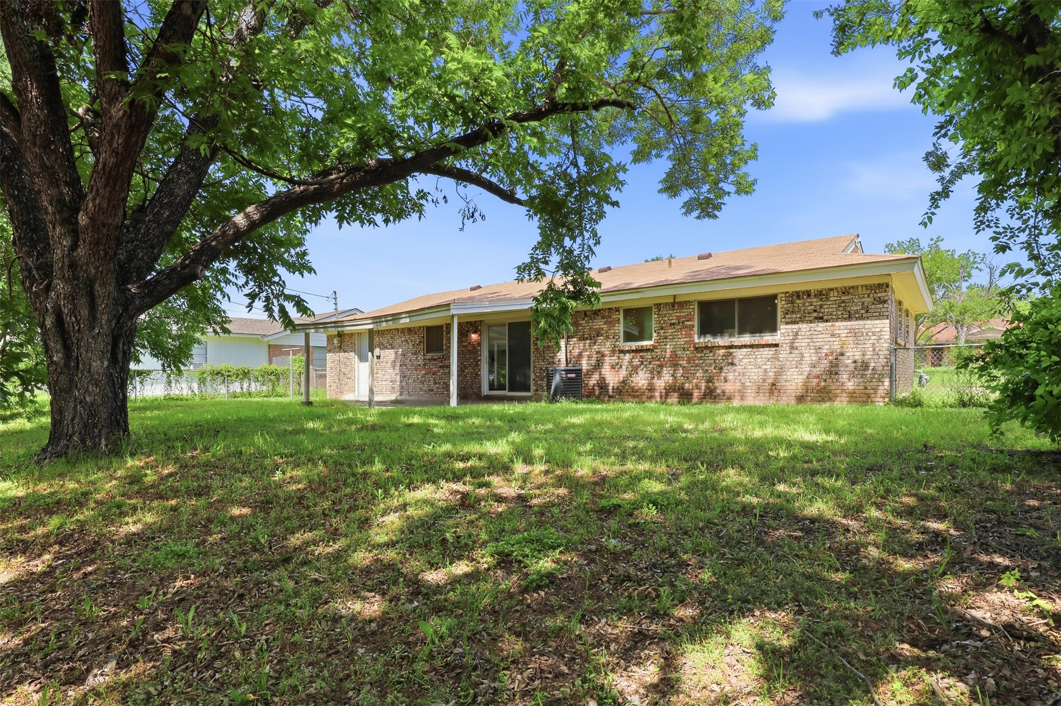833 Bridle Avenue White Settlement TX 76108