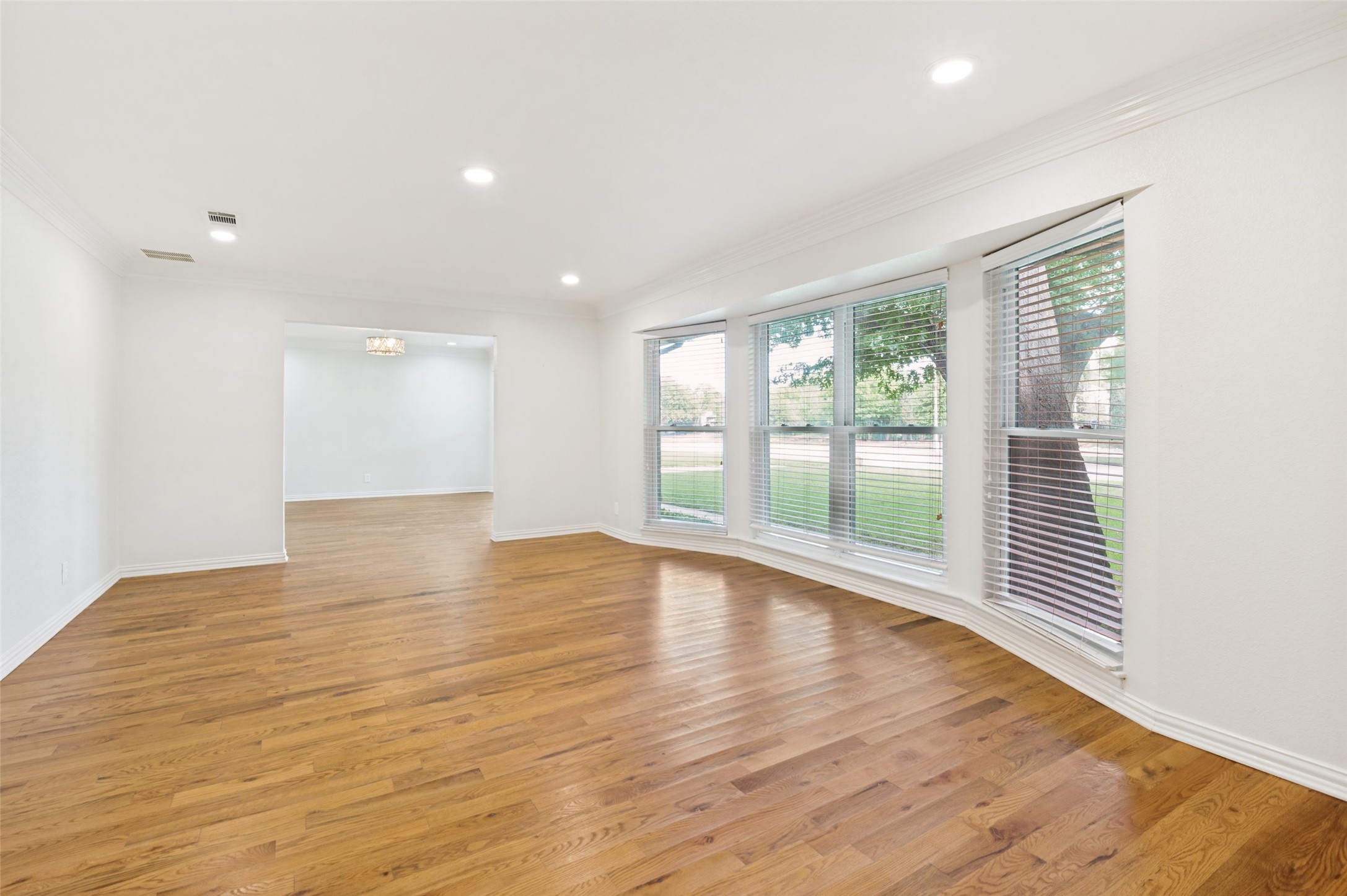 5820 Forest Lane Dallas TX 75230