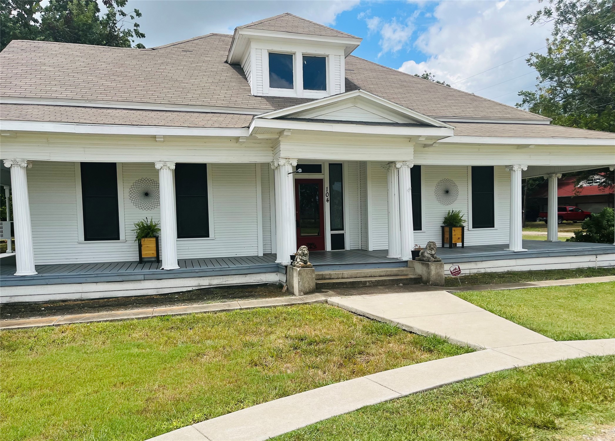 104 N Austin Street Rice TX 75155