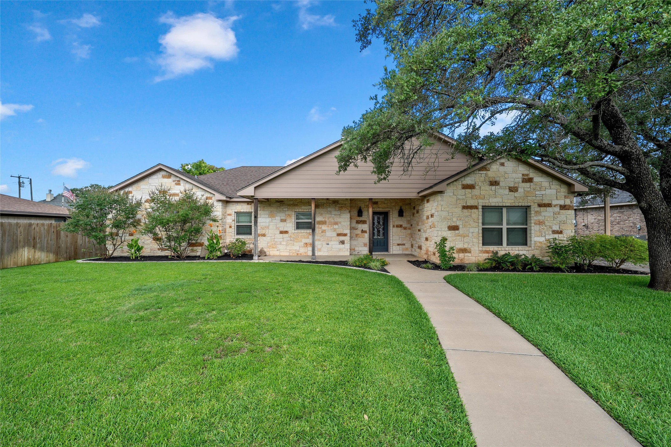 1509 N Reagan Street West TX 76691