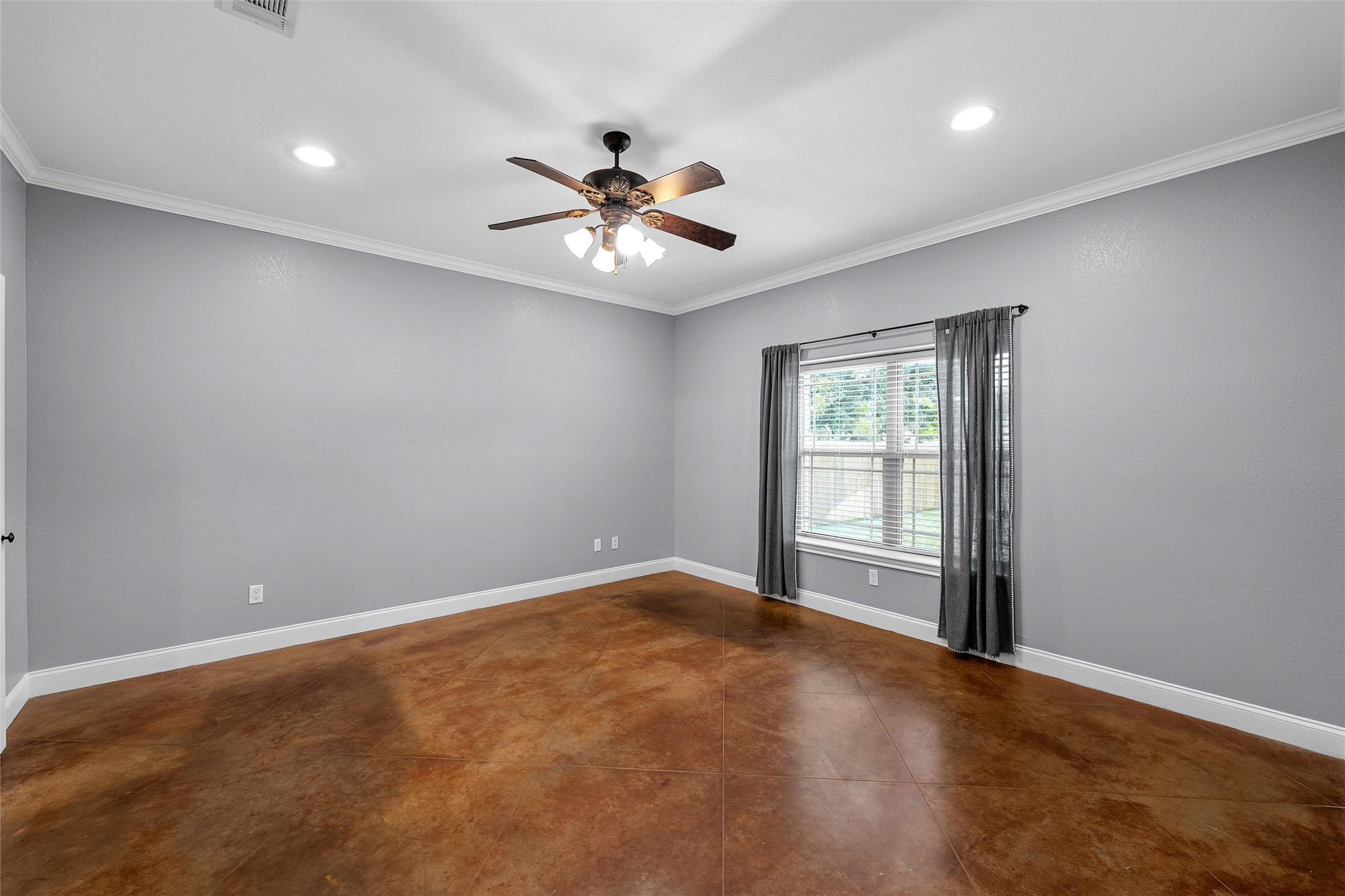 1509 N Reagan Street West TX 76691