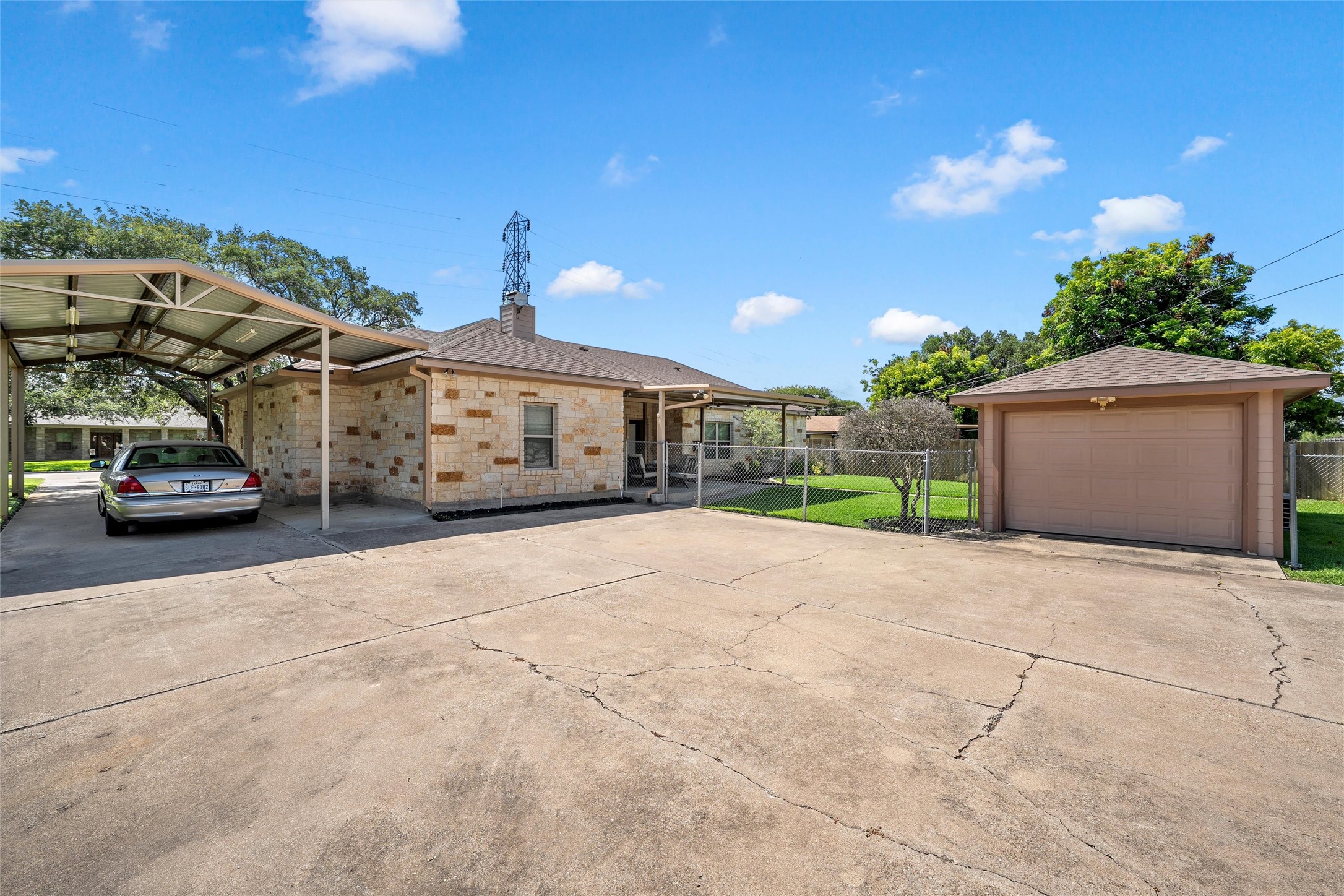 1509 N Reagan Street West TX 76691