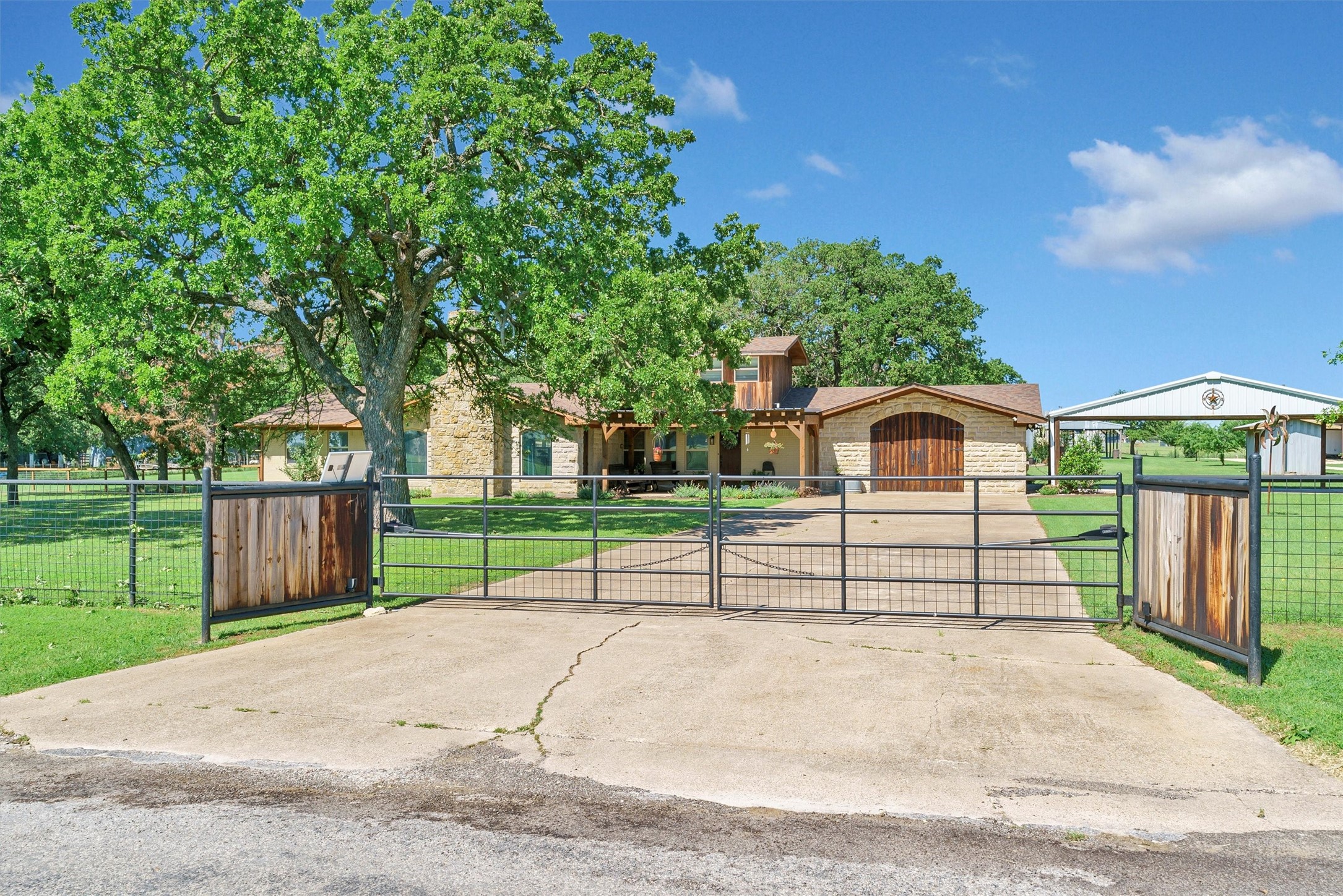 1900 Campbell Road Tolar TX 76476