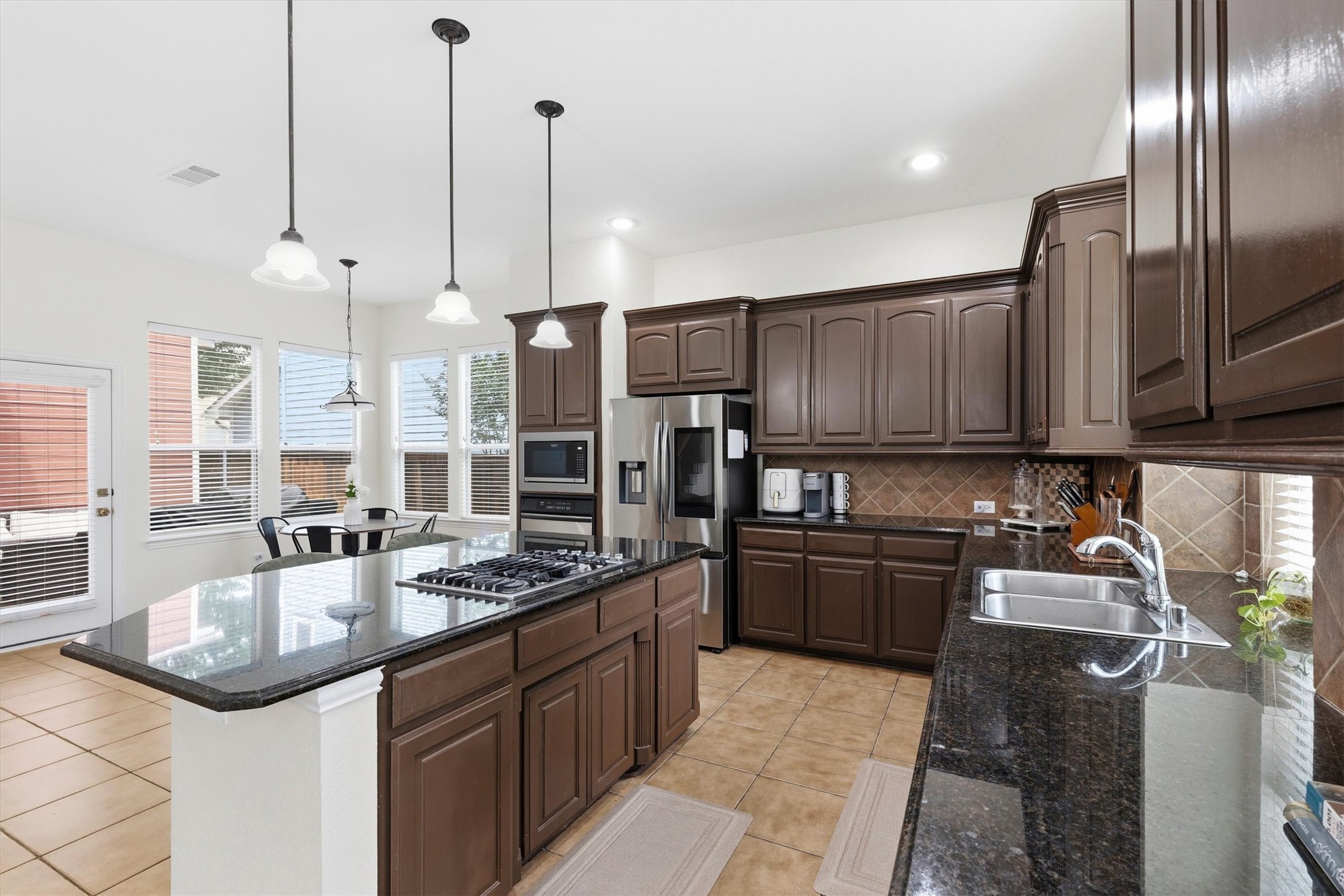 2520 Kodiak Circle Euless TX 76039